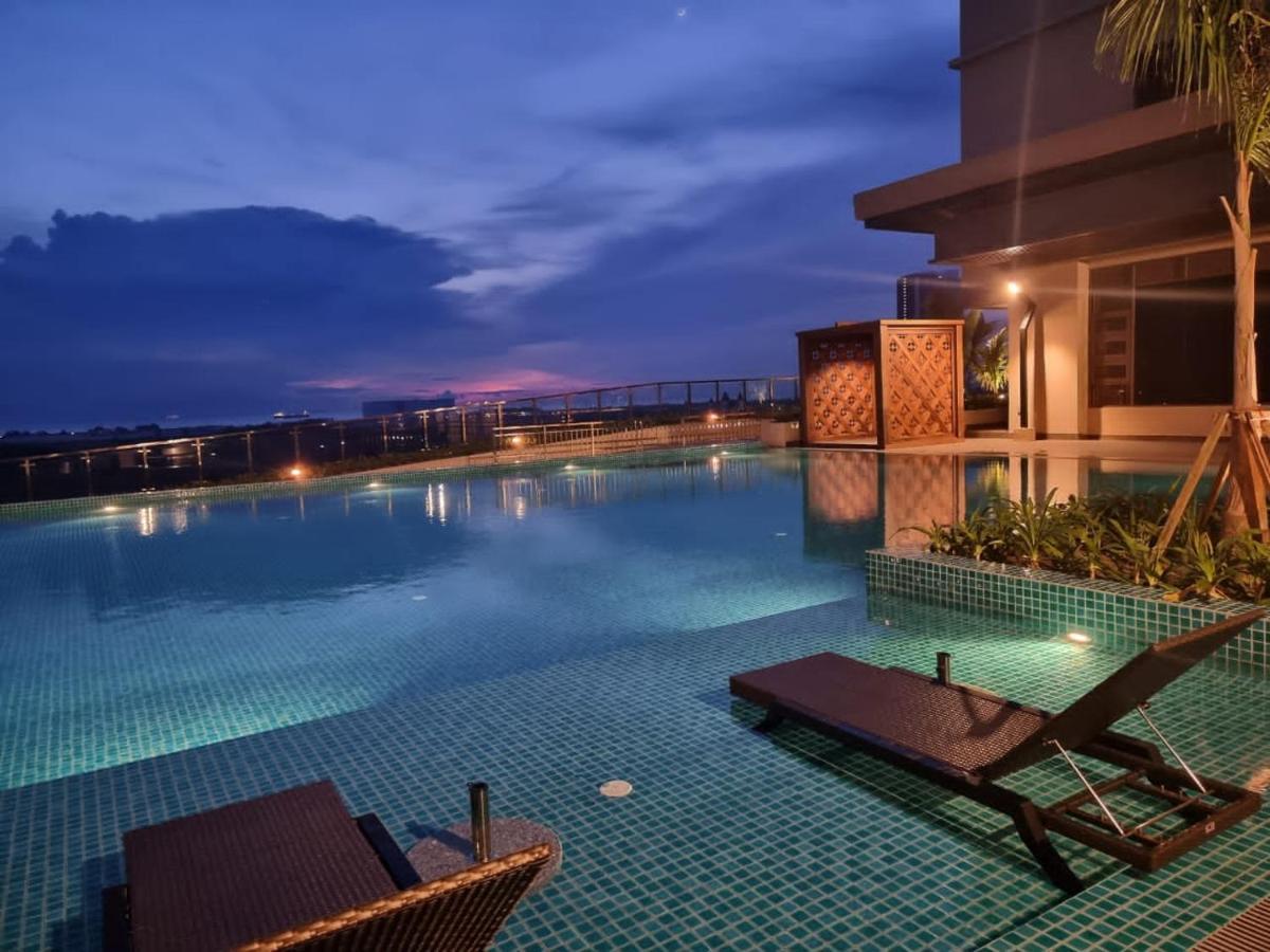 Luxury Couple Suites L Free Netflix L Massage Chair L Bathtub L Wifi 200Mbps L Town Area Bali Residence Malacca Екстер'єр фото