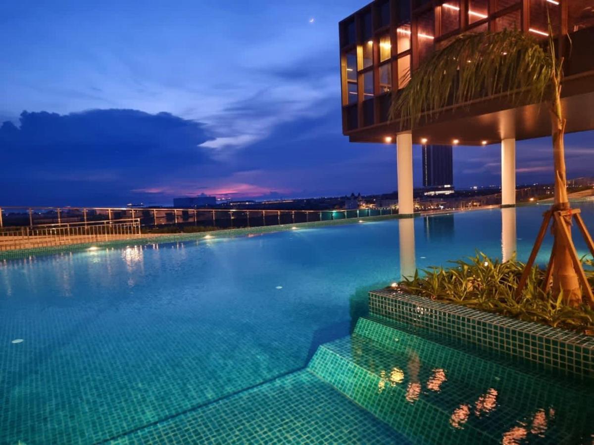 Luxury Couple Suites L Free Netflix L Massage Chair L Bathtub L Wifi 200Mbps L Town Area Bali Residence Malacca Екстер'єр фото
