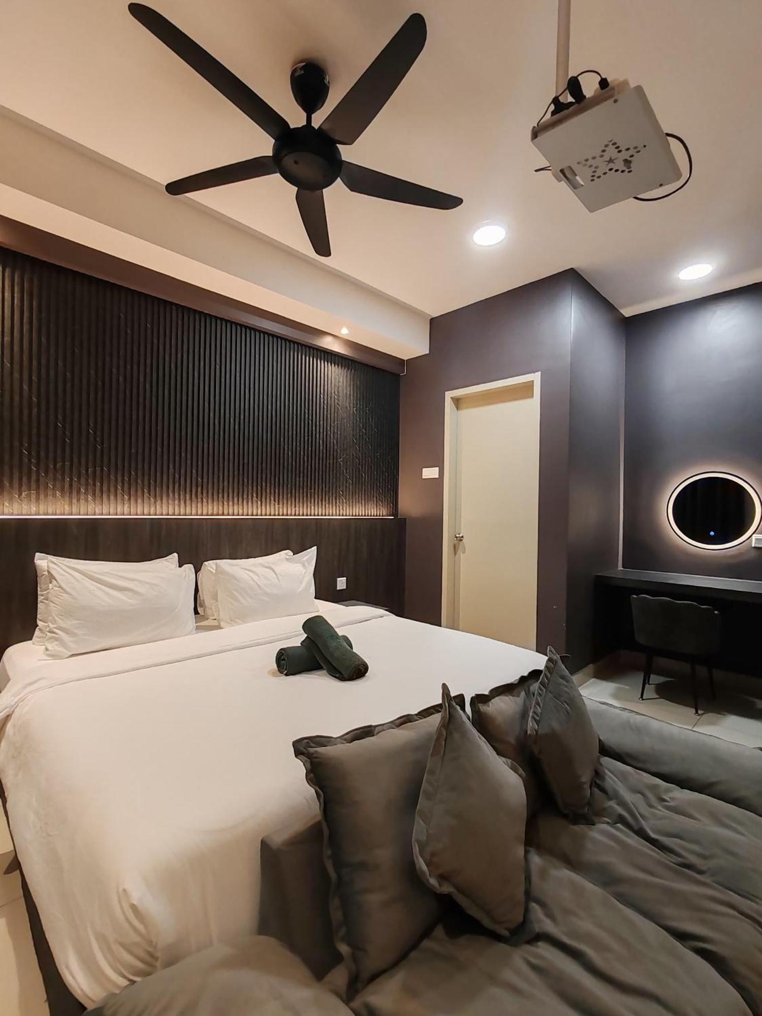 Luxury Couple Suites L Free Netflix L Massage Chair L Bathtub L Wifi 200Mbps L Town Area Bali Residence Malacca Екстер'єр фото
